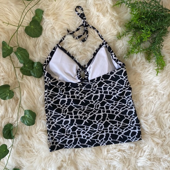 Halter neck Top - Picture 9 of 9